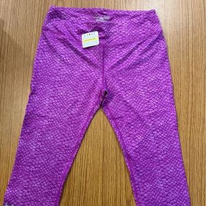 NWT 3/4 length under armour leggings Sz small